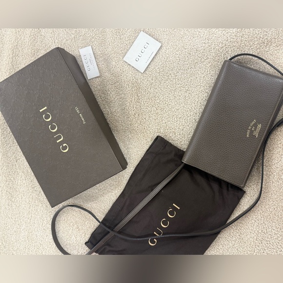 Gucci Leather swing wallet crossbody Bag